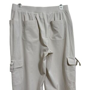 Chico's Zenergy Neema Dylan Cargo Crop Pants Size 0 Cream